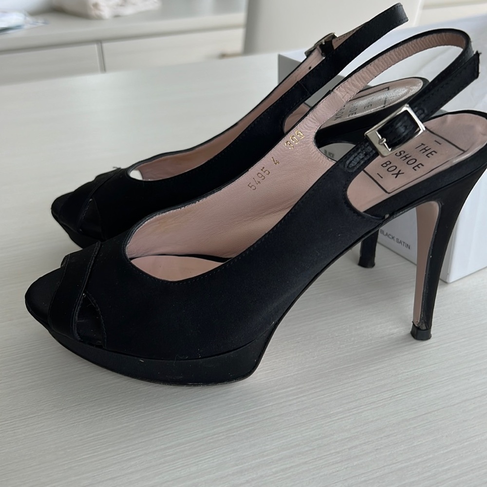 Black satin heeled evening shoe